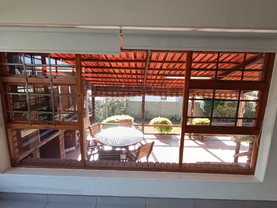 To Let 3 Bedroom Property for Rent in Heiderand Western Cape